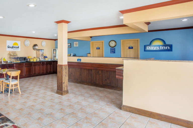 Public Area 2, Motel 6 Crowley, LA, Acadia