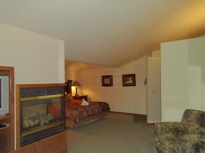 Bedroom 4, Glacier Village at Meadow Lake Resort, Flathead