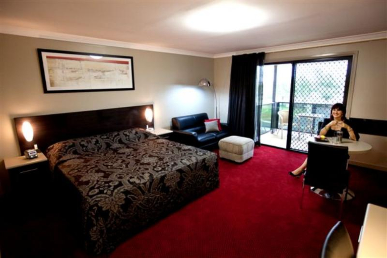 Bedroom 5, Cattlemans Country Motor Inn & Serviced Apartments, Dubbo - Pt A