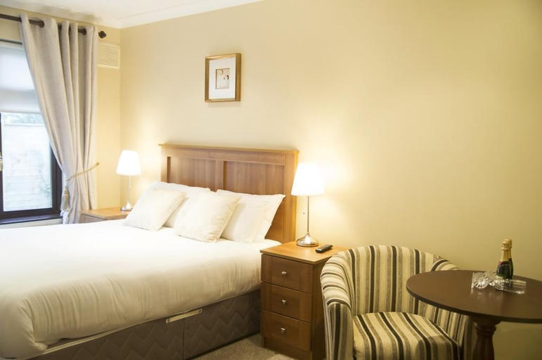 Bedroom 2, Hillview House, Dublin