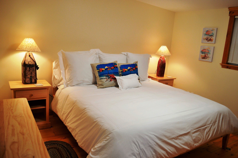 Bedroom 4, Mariner King Inn, Lunenburg