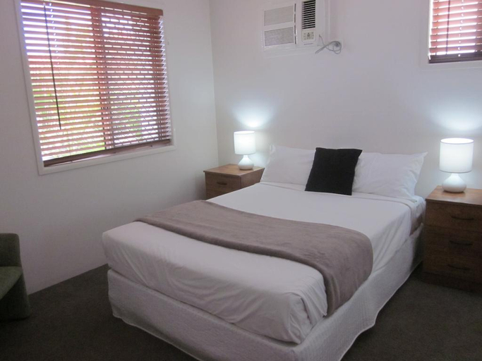 Bedroom 3, Cosmopolitan Motel & Serviced Apartments, Rockhampton