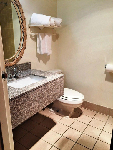 Bathroom 5, Quality Inn & Suites Fort Collins East, Larimer
