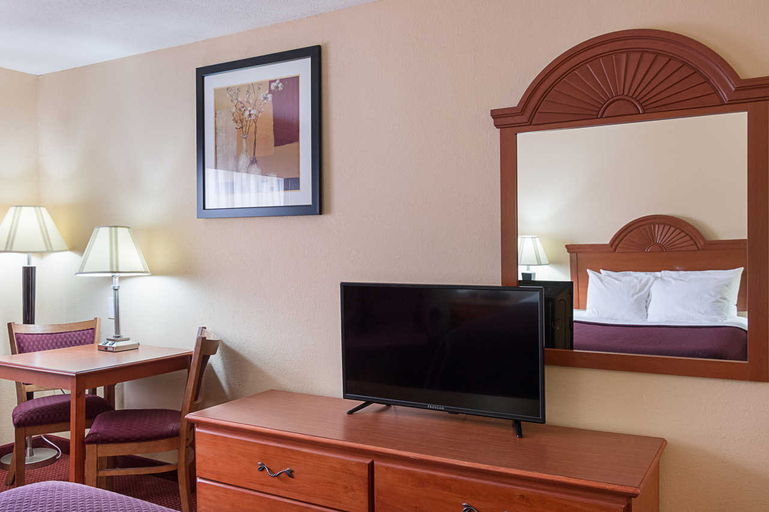Bedroom 3, Quality Inn Los Lunas, Valencia