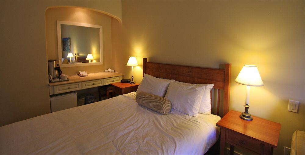 Bedroom 3, Vacation Internationale Pinnacle Lodge, Thompson-Nicola