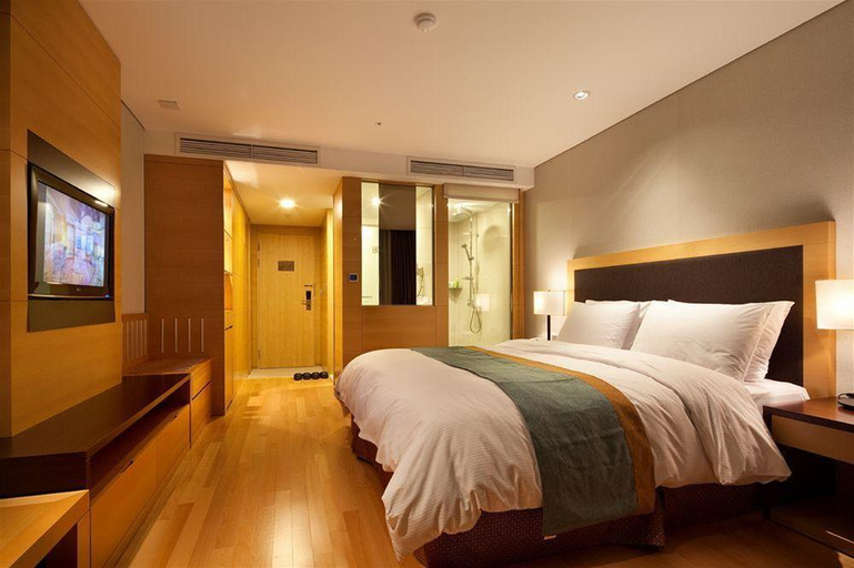 Bedroom 4, Yeosu Hidden Bay Hotel, Yeosu