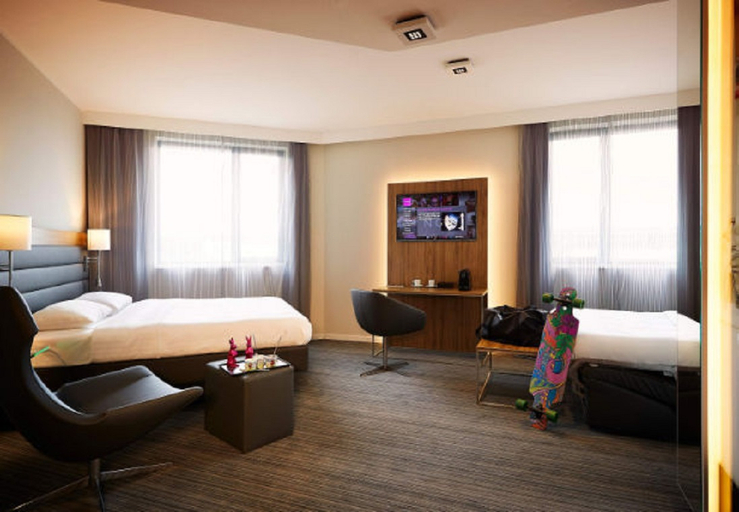 Bedroom 5, MOXY Munich Airport, Erding
