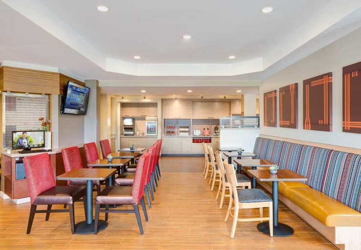 Food & Drinks 5, TownePlace Suites Swedesboro Logan Township, Gloucester