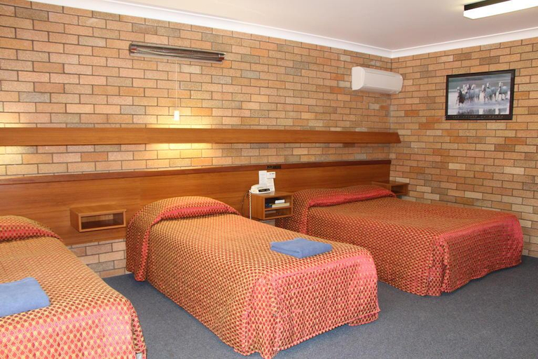 Public Area, Cudgegong Valley Motel, Mid-Western Regional - Pt A