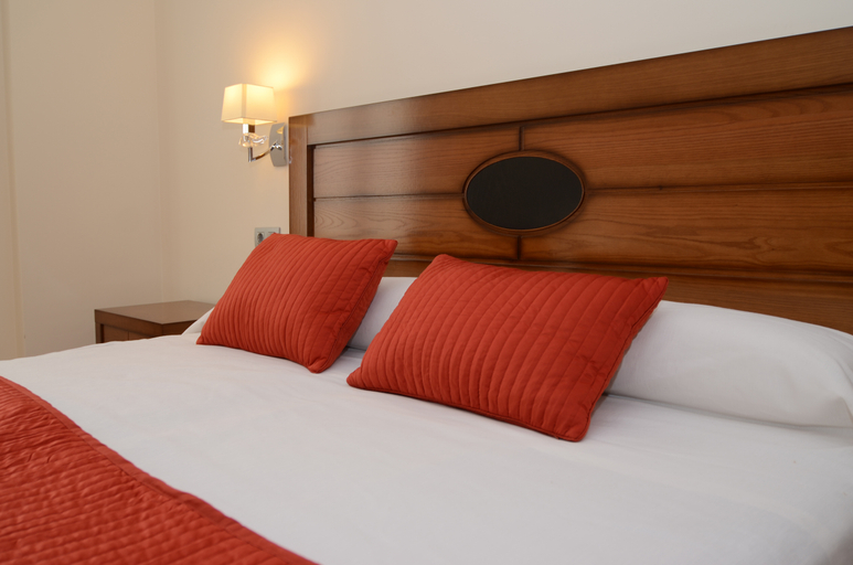 Bedroom 3, Apartamentos & Casas Rurales Santo Domingo de Silos, Burgos