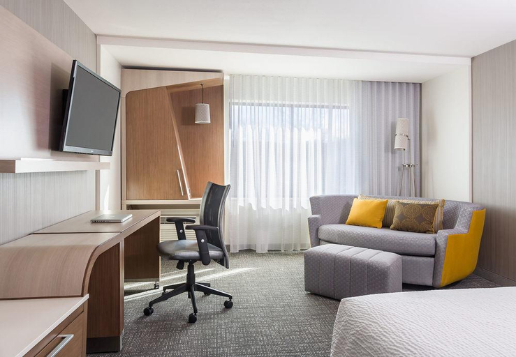 Exterior & Views 2, Courtyard by Marriott Dallas Carrollton, Dallas