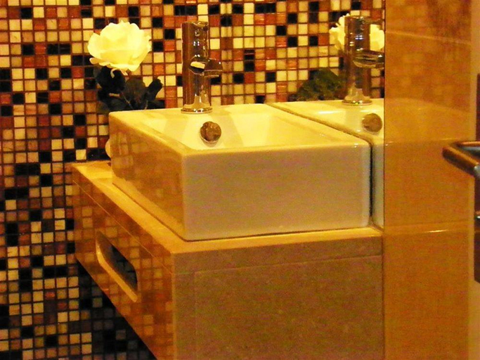 Bathroom 4, Lagoa Dos Pastorinhos, Ourém