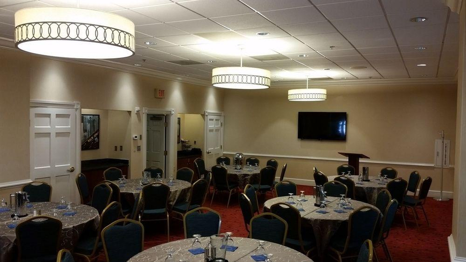 Food & Drinks 5, Residence Inn Arlington Rosslyn, Arlington