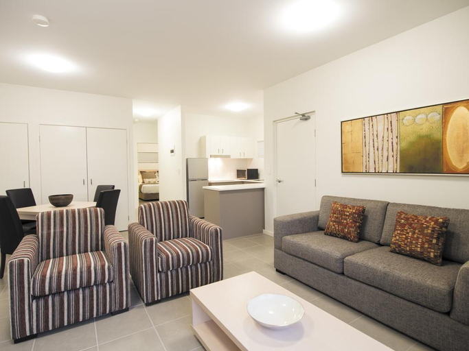 Public Area 3, Oaks Middlemount Suites, Broadsound