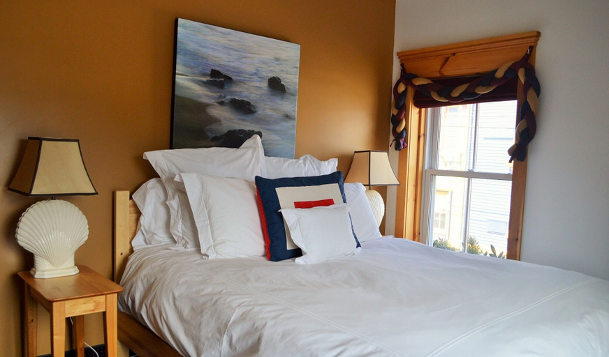 Bedroom 4, Mariner King Inn, Lunenburg