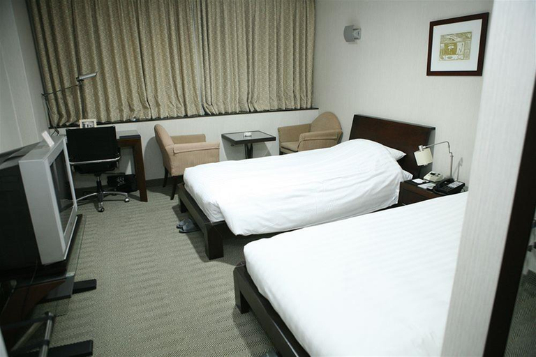 Bedroom 4, Gumi Century Tourist Hotel, Gumi