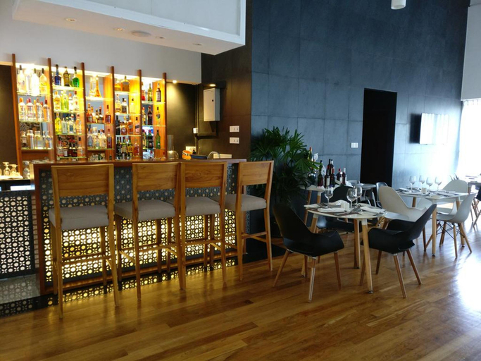 Food & Drinks 5, Ocean Edge Suites Colombo Sri Lanka, Thimbirigasyaya