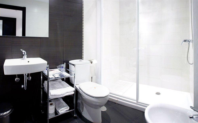 Bathroom 5, Rey Don Sancho, Zamora