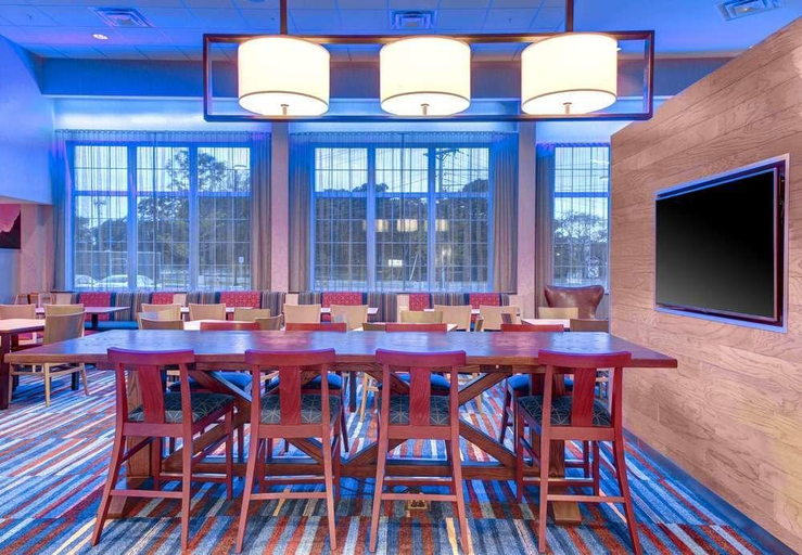 Food & Drinks 5, Fairfield Inn & Suites Cape Cod Hyannis, Barnstable