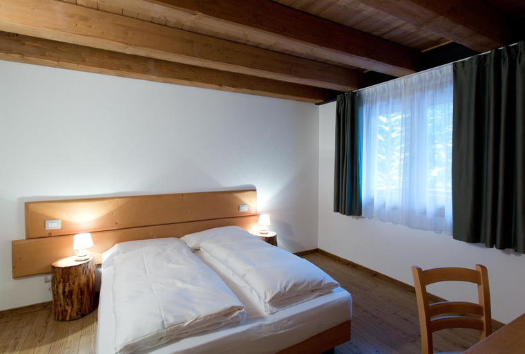 Bedroom 5, Residence Civetta, Belluno
