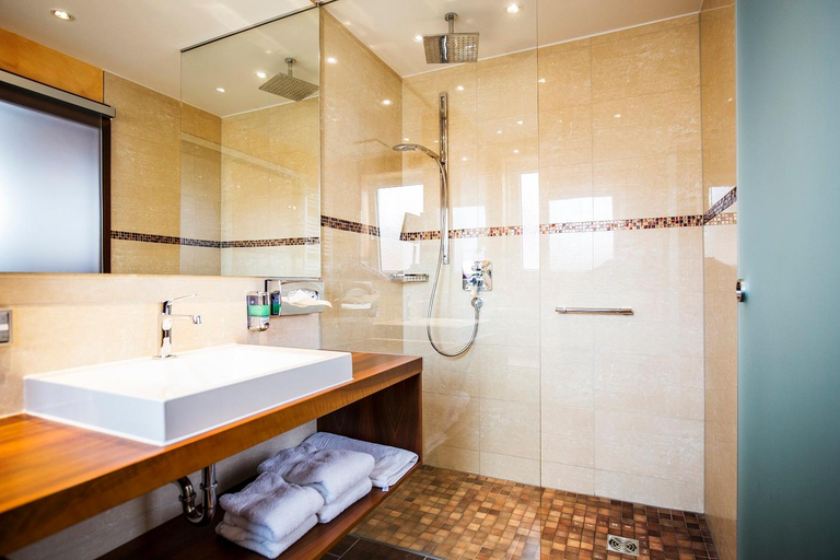 Bathroom 3, Hotel Adler, Ostalbkreis