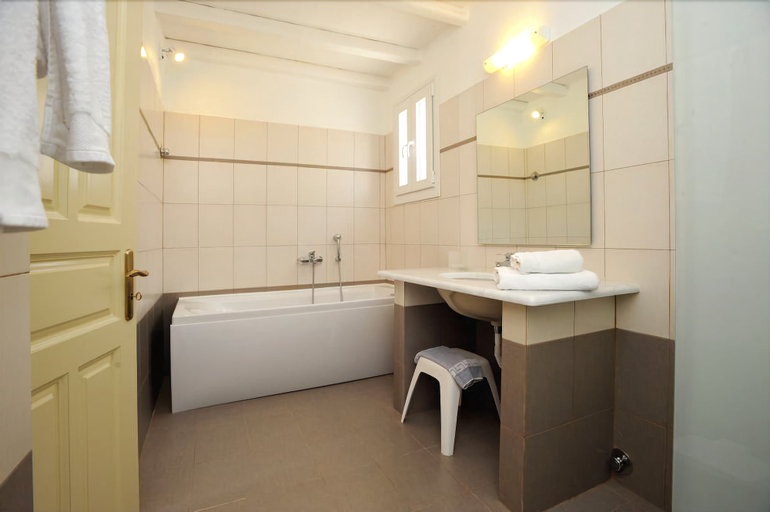 Bathroom 4, Carlo Bungalows, South Aegean
