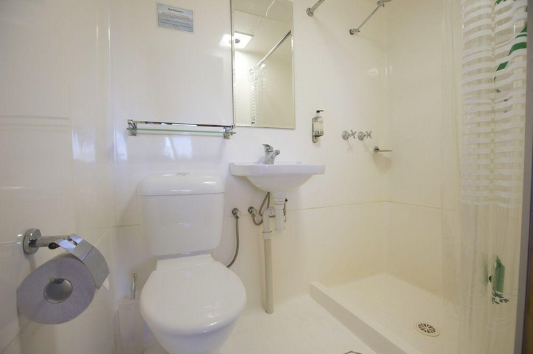 Bathroom 4, Cygnet Bay Pearls, Broome
