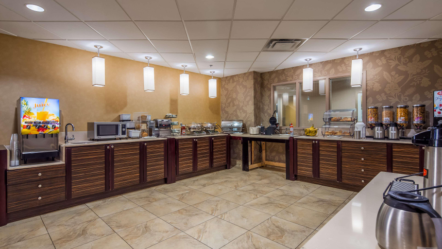Food & Drinks 5, Best Western Plus Bowmanville, Durham