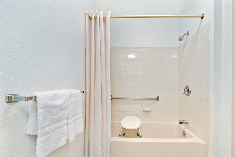 Bathroom 4, Hotel Dallas Love Field, Dallas