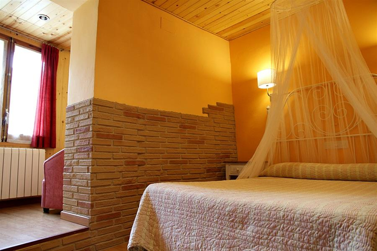 Bedroom 4, Hotel Prats, Girona