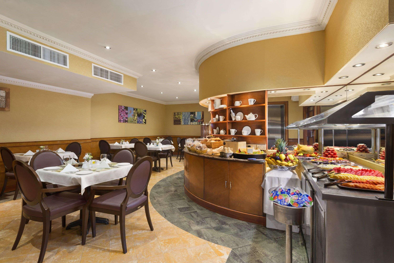 Howard Johnson by Wyndham Abu Dhabi, Abu Dhabi City