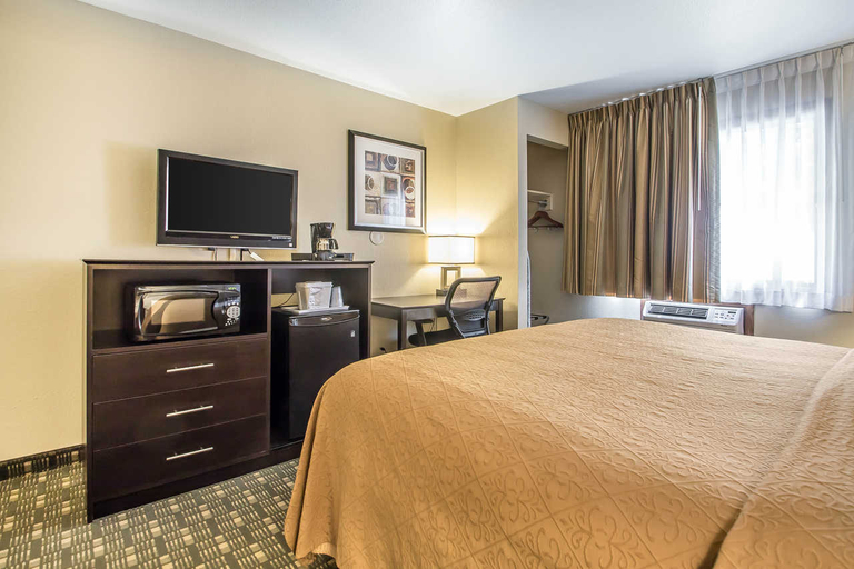 Bedroom 3, Quality Inn & Suites Decorah, Winneshiek
