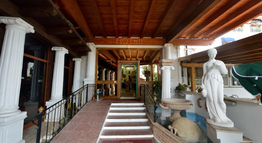 Public Area 2, Hotel Chopin, Rome