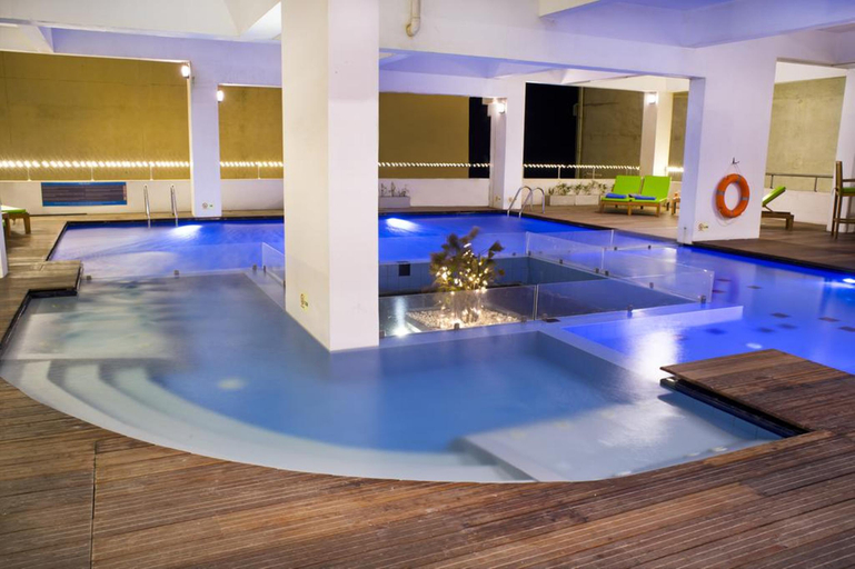 Sport & Beauty 2, Ocean Edge Suites Colombo Sri Lanka, Thimbirigasyaya