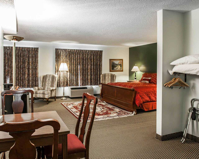 Bedroom 3, Econo Lodge Rockville, Parke