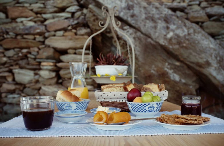 Food & Drinks 4, Villa Alisachni Andros, South Aegean