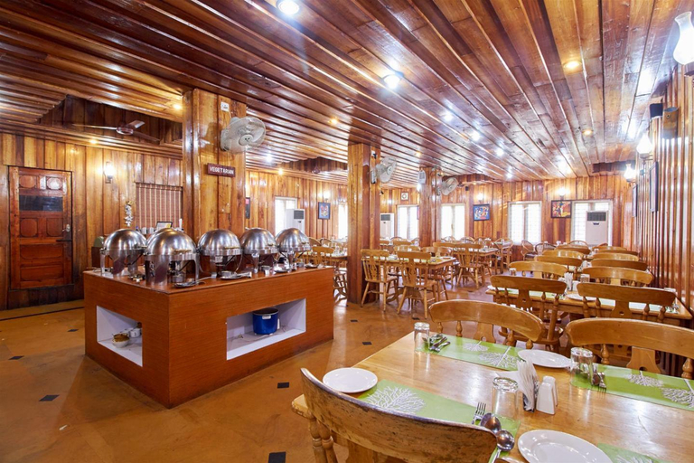 Food & Drinks 5, Sterling Woods N` Spice, Thekkady, Theni