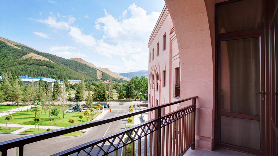 Exterior & Views 2, Grand Resort Jermuk