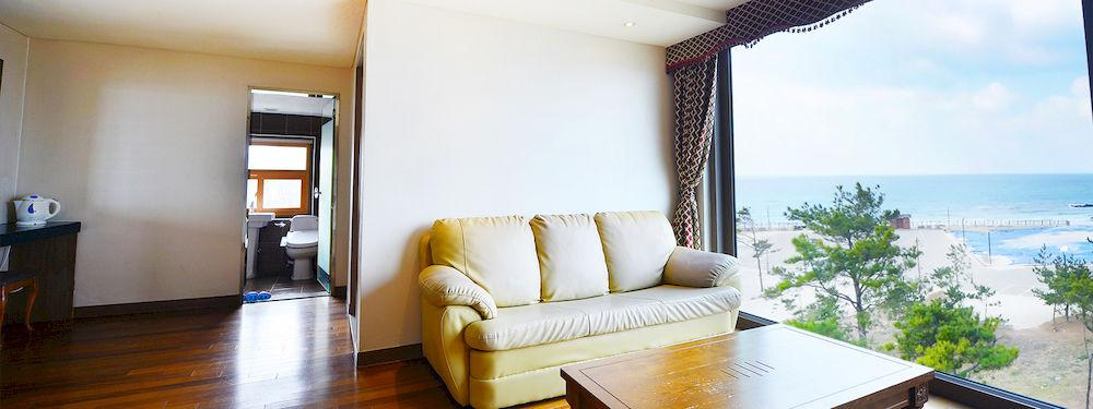 Jeju Marevo Beach Hotel, Jeju