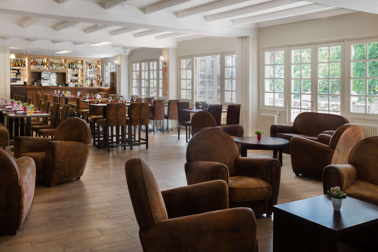 Public Area 3, Best Western Blanche De Castille Dourdan, Essonne