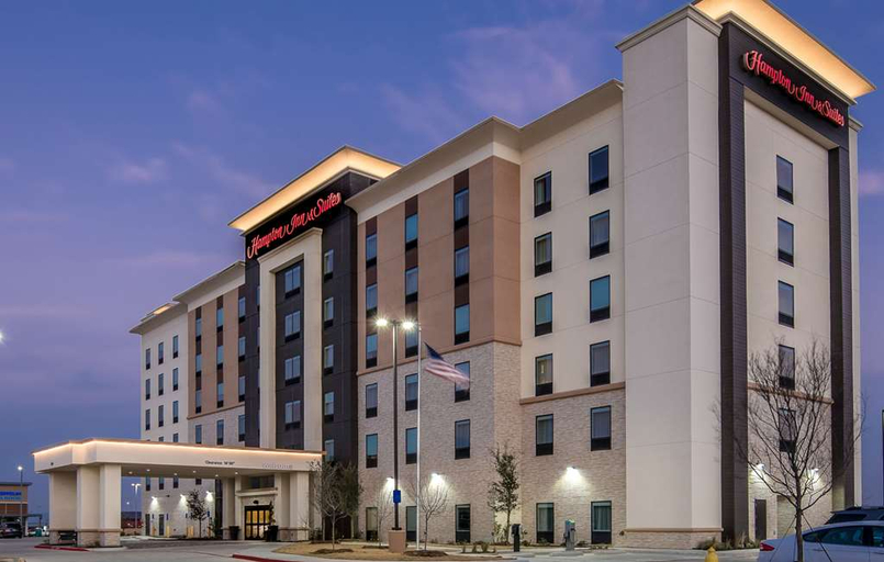 Exterior & Views 2, Hampton Inn & Suites Dallas-The Colony, Denton