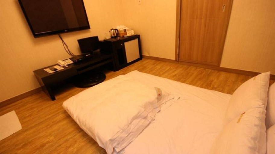 Bedroom 3, Riverside Cozy Hotel, Chuncheon