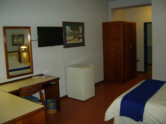 Bedroom 3, Gaborone Hotel, Gaborone