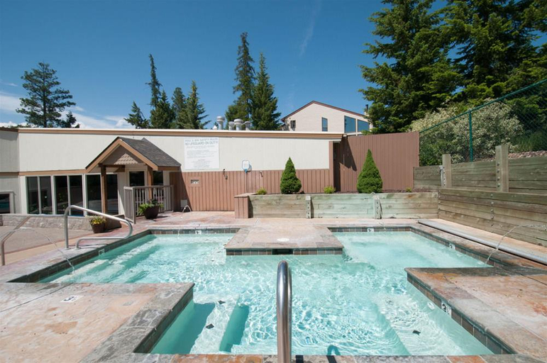 Sport & Beauty 3, Glacier Village at Meadow Lake Resort, Flathead
