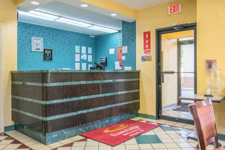 Public Area 2, Econo Lodge Jasper, Walker