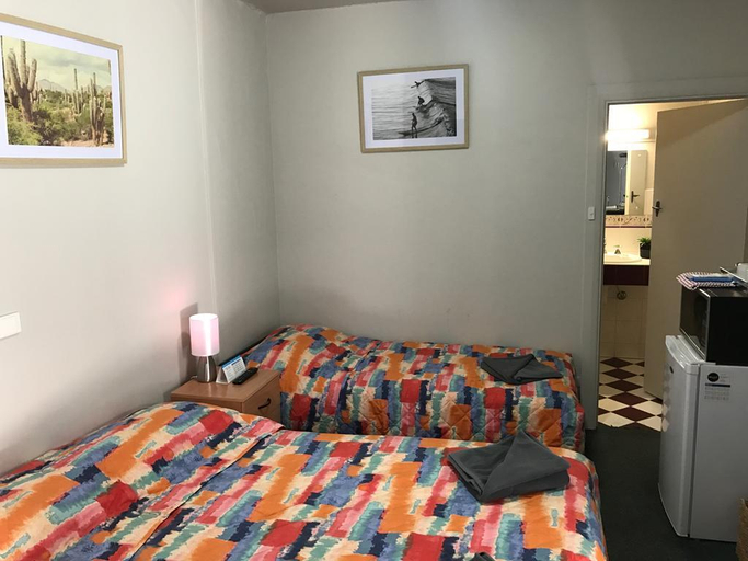 Bedroom 3, Hello Adelaide Motel and Apartments, Adelaide
