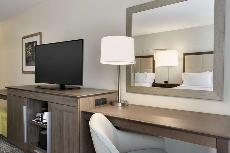 Bedroom 3, Hampton Inn Niles/Warren, Trumbull