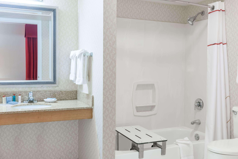 Bathroom 4, Hawthorn Suites By Wyndham St. Louis Westport Pla, Saint Louis