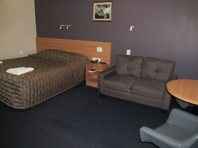 Public Area 3, Sun Palms Motel, Rockhampton