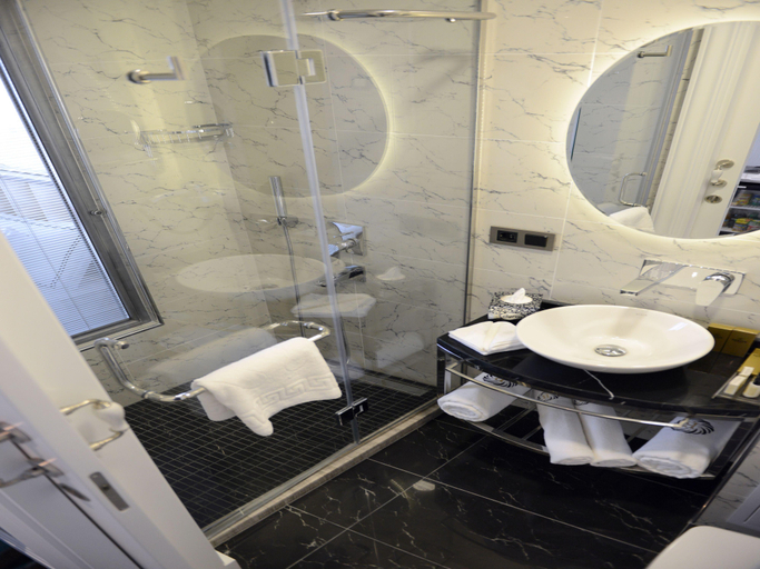 Bathroom 2, Berjer Hotel, Beyoğlu